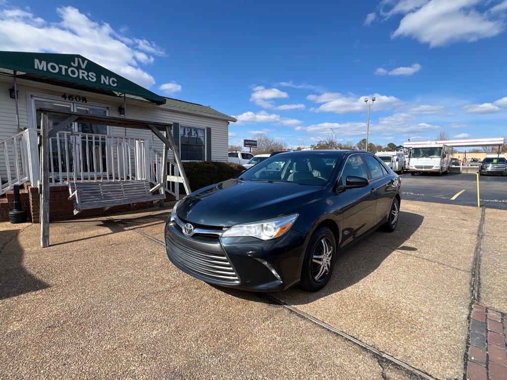 2017 Toyota Camry Image 1
