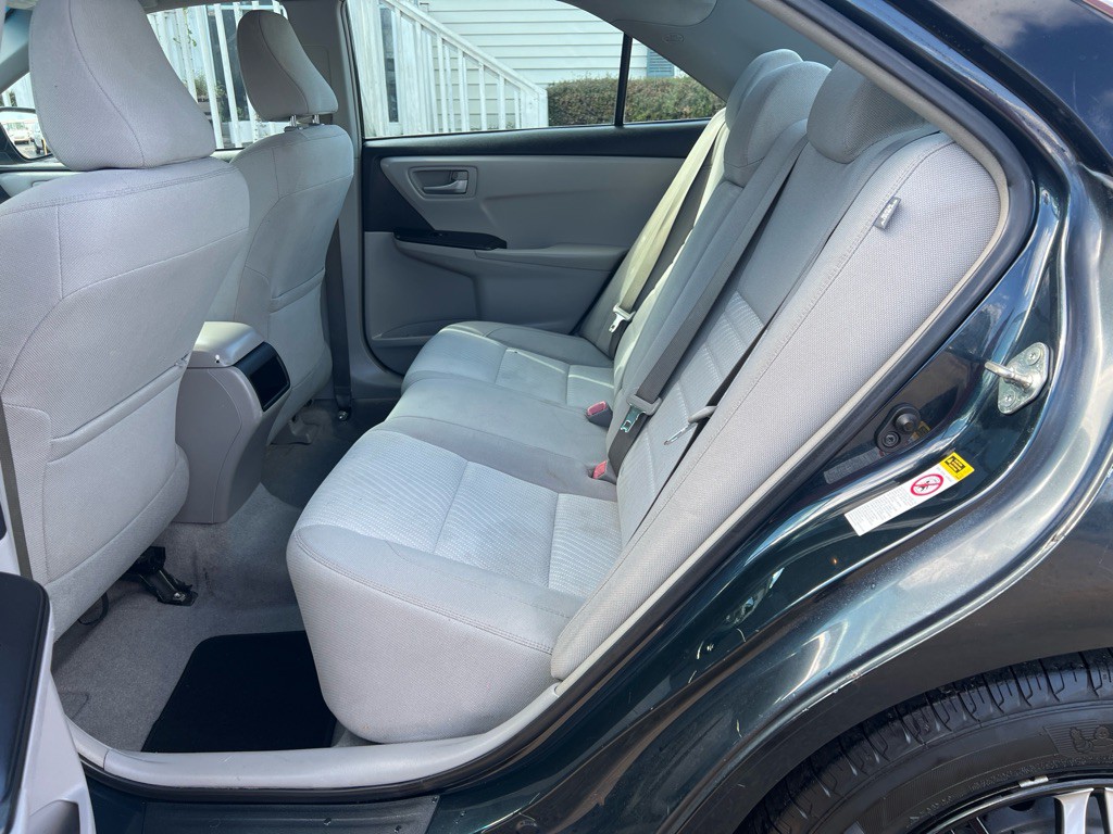 2017 Toyota Camry Image 12