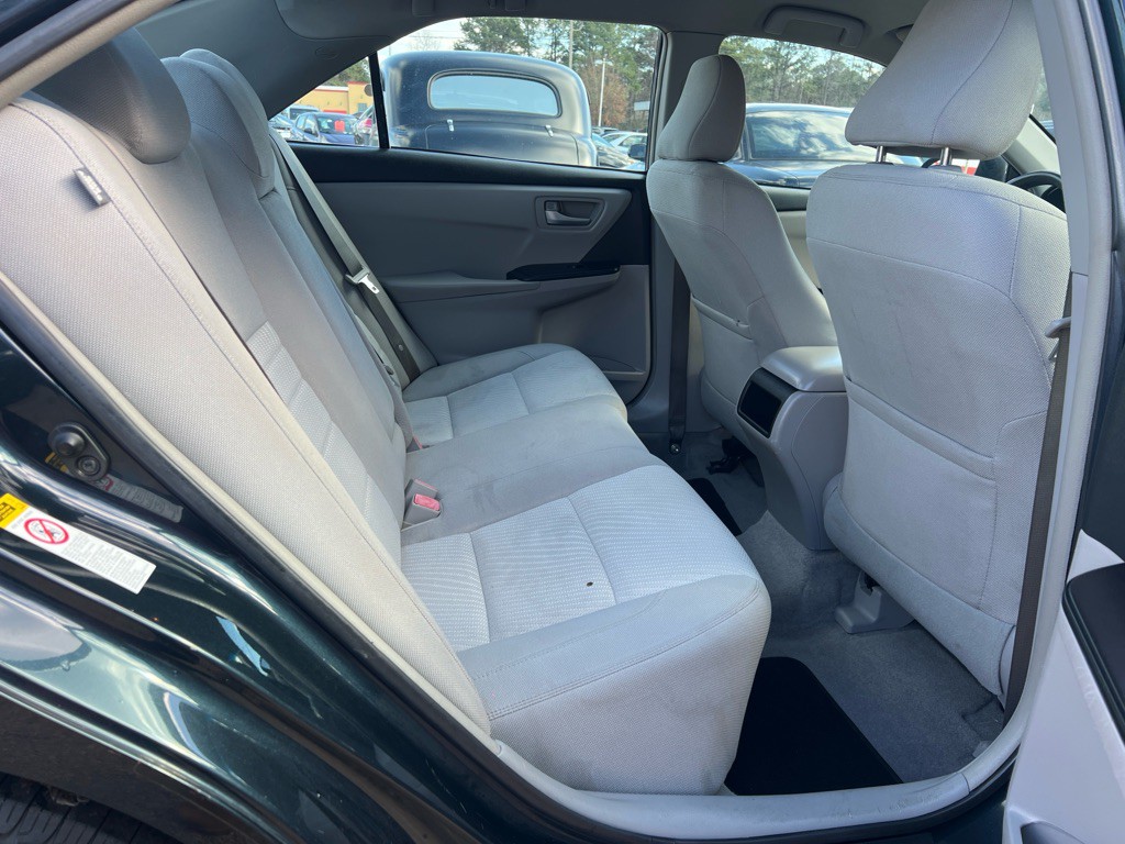 2017 Toyota Camry Image 14