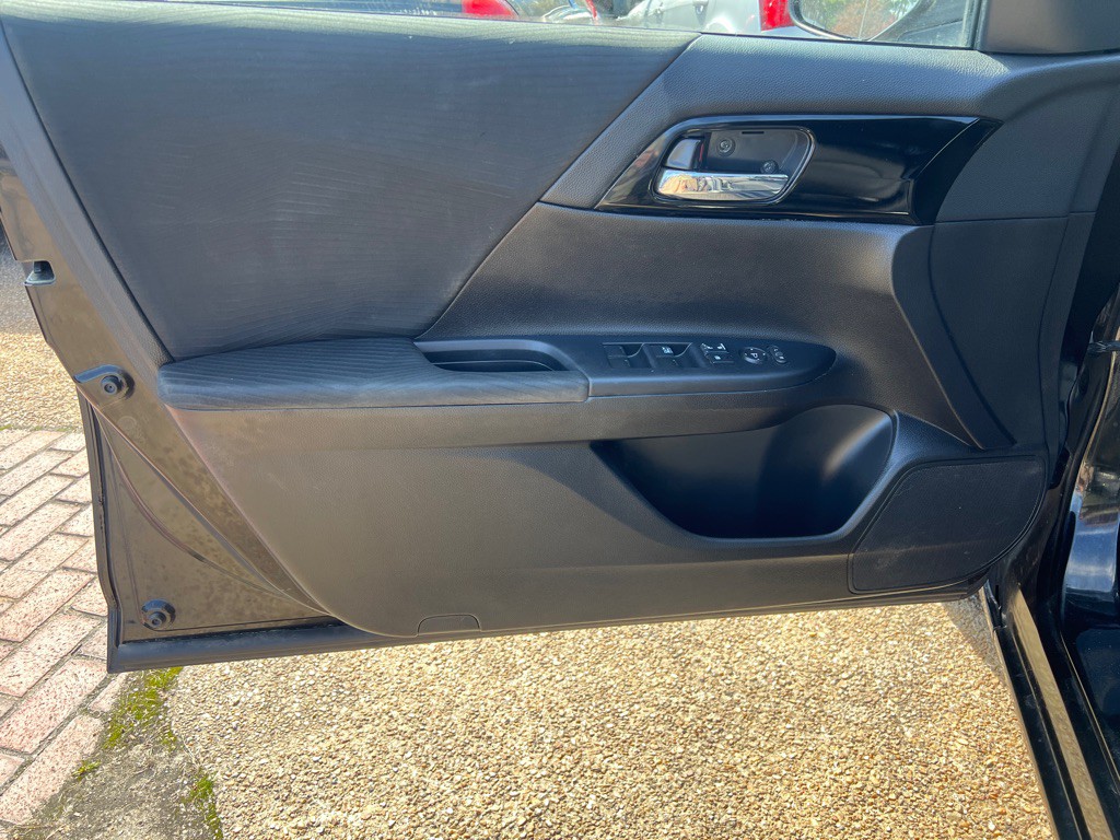 2016 Honda Accord Image 9