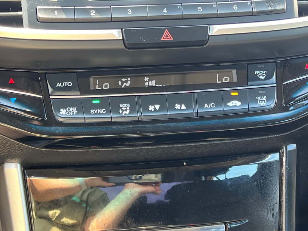 2016 Honda Accord Image 17