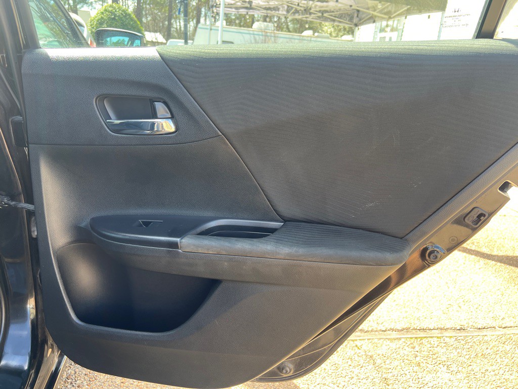 2016 Honda Accord Image 21
