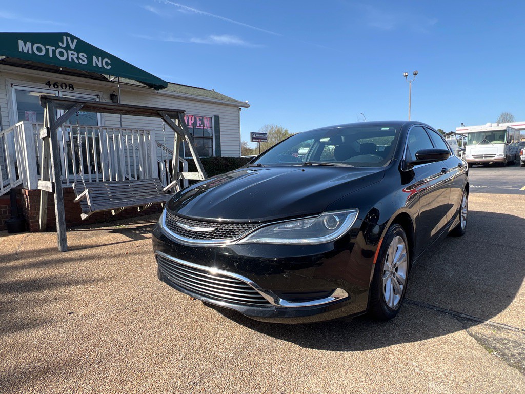 2015 Chrysler 200 Image 1