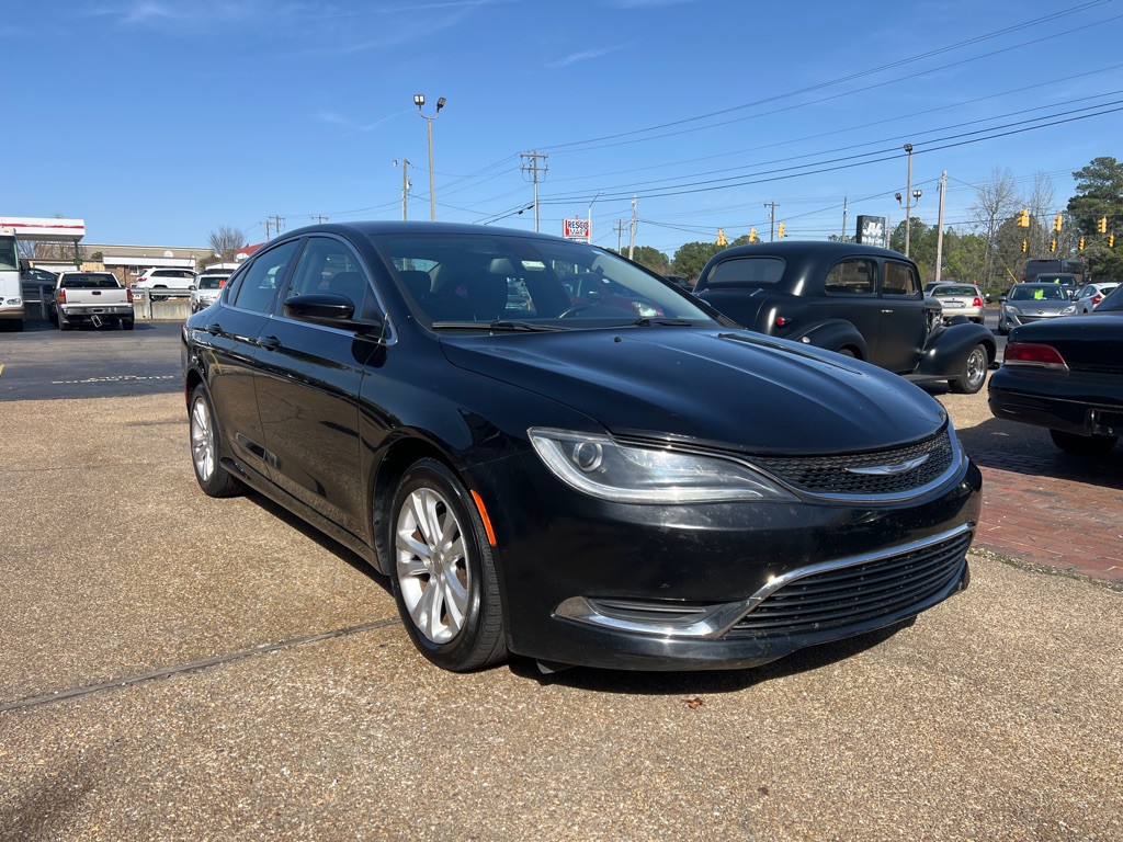 2015 Chrysler 200 Image 3