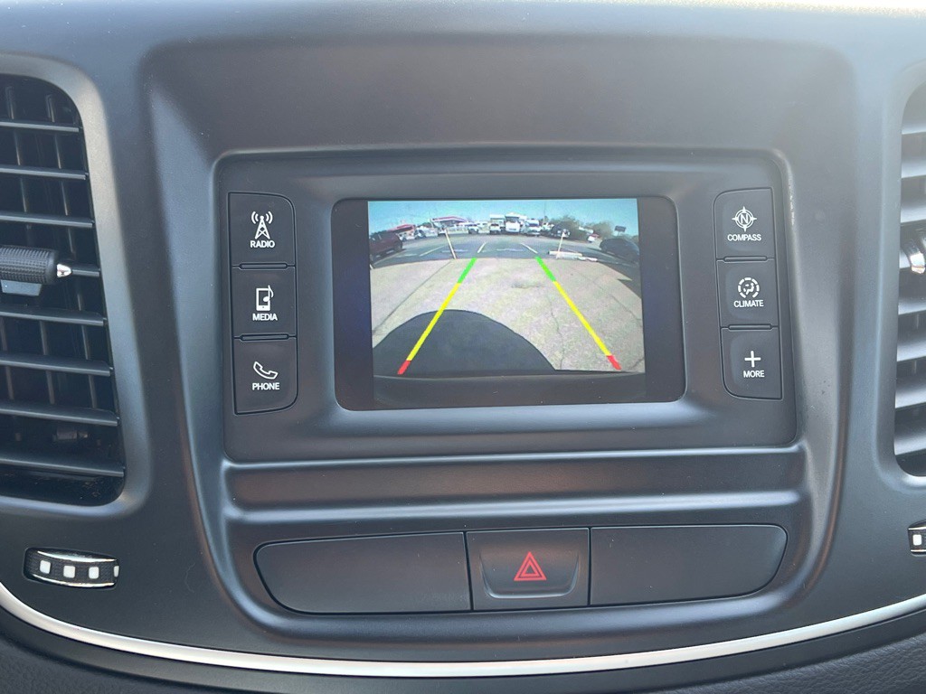 2015 Chrysler 200 Image 14