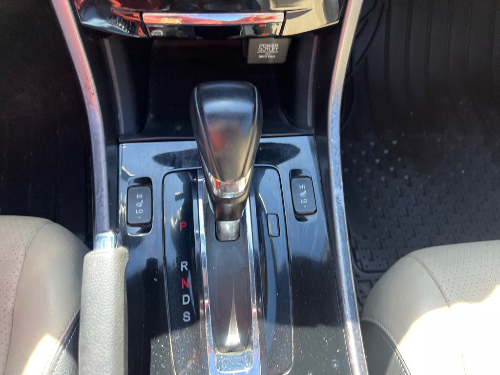 2016 Honda Accord Image 19