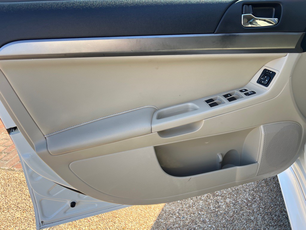 2015 Mitsubishi Lancer Image 9