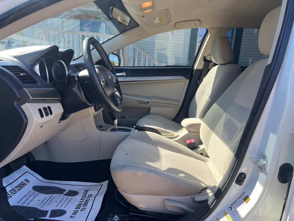 2015 Mitsubishi Lancer Image 10