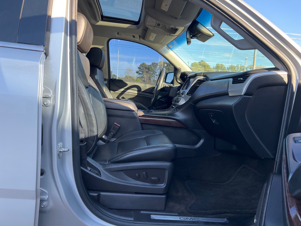 2015 GMC Yukon Image 28