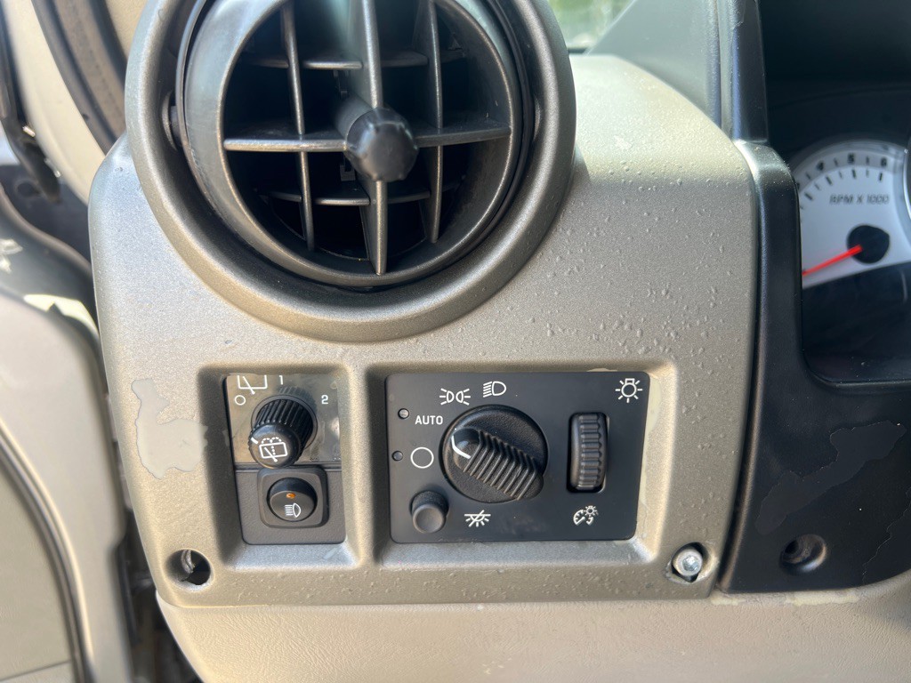 2003 HUMMER H2 Image 11