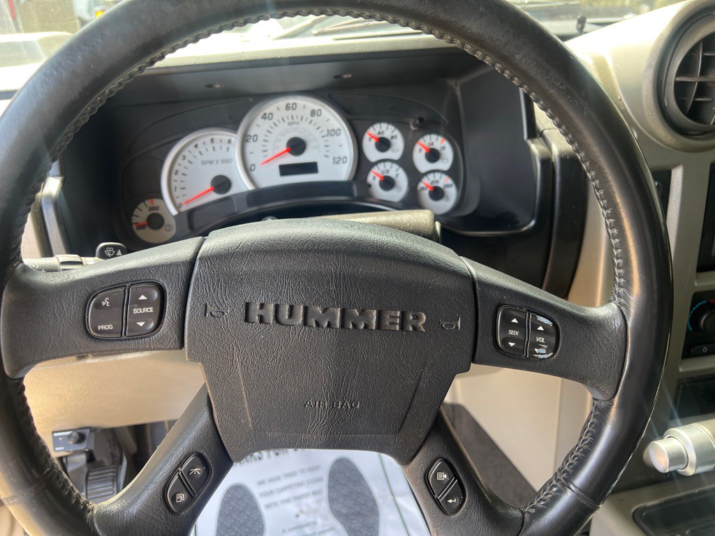 2003 HUMMER H2 Image 12