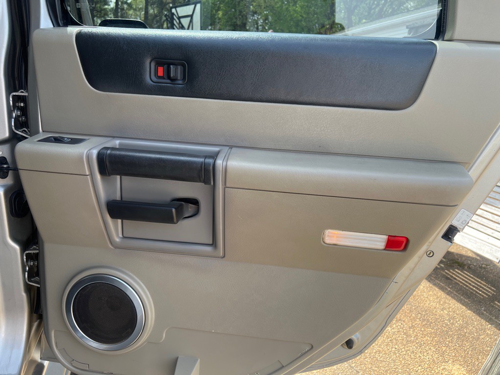 2003 HUMMER H2 Image 22