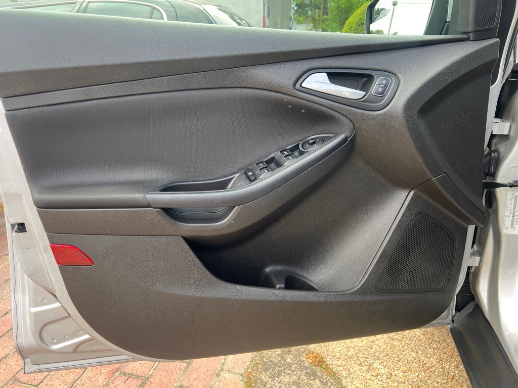 2015 Ford Focus Image 9