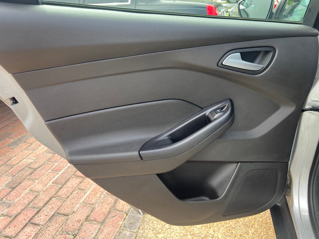 2015 Ford Focus Image 17