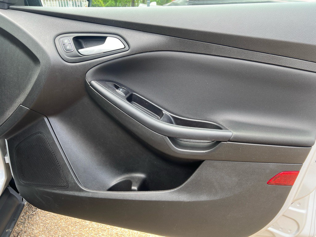 2015 Ford Focus Image 22