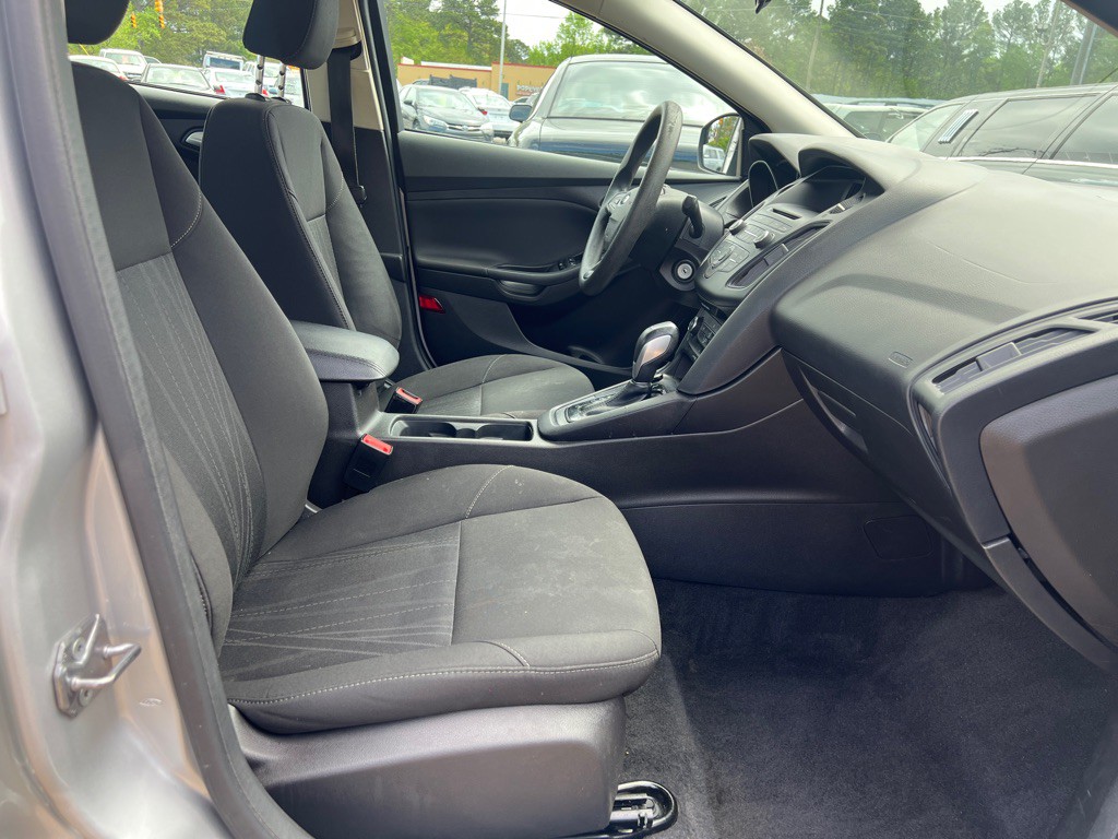 2015 Ford Focus Image 23