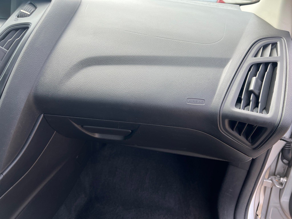 2015 Ford Focus Image 24