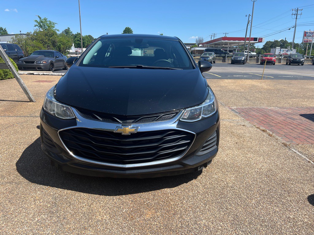 2019 Chevrolet Cruze Image 2