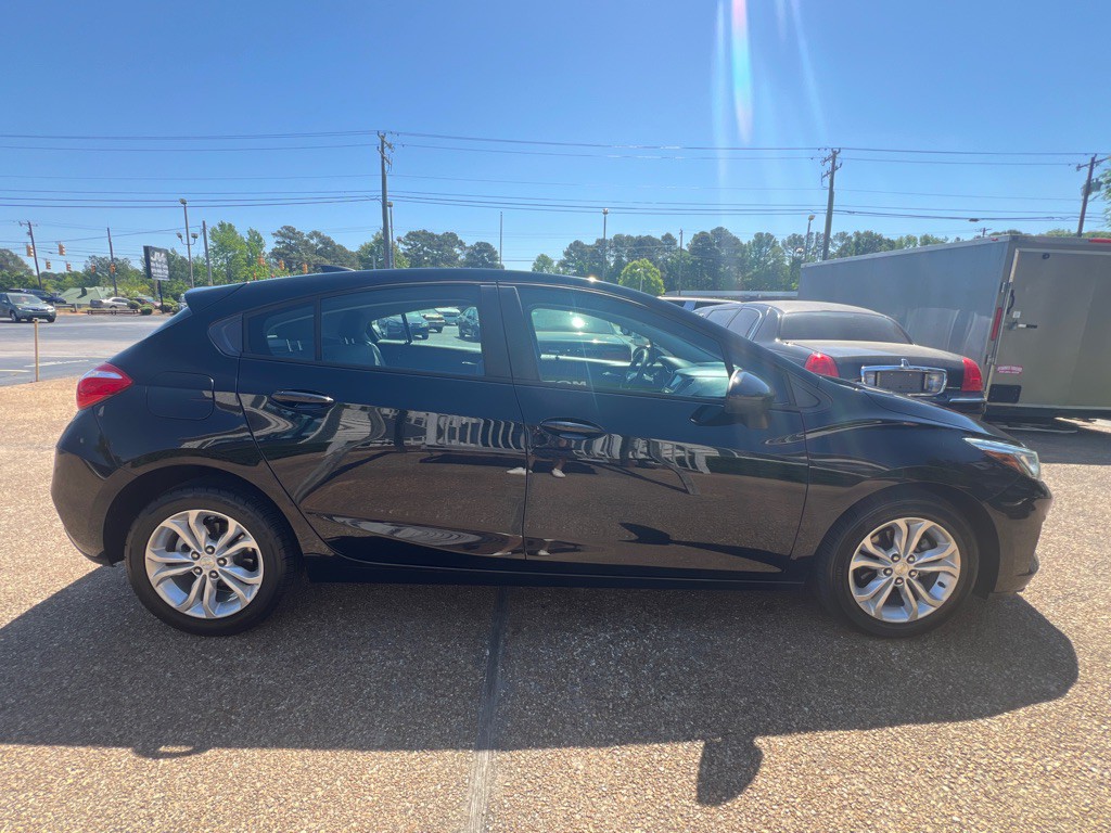 2019 Chevrolet Cruze Image 4