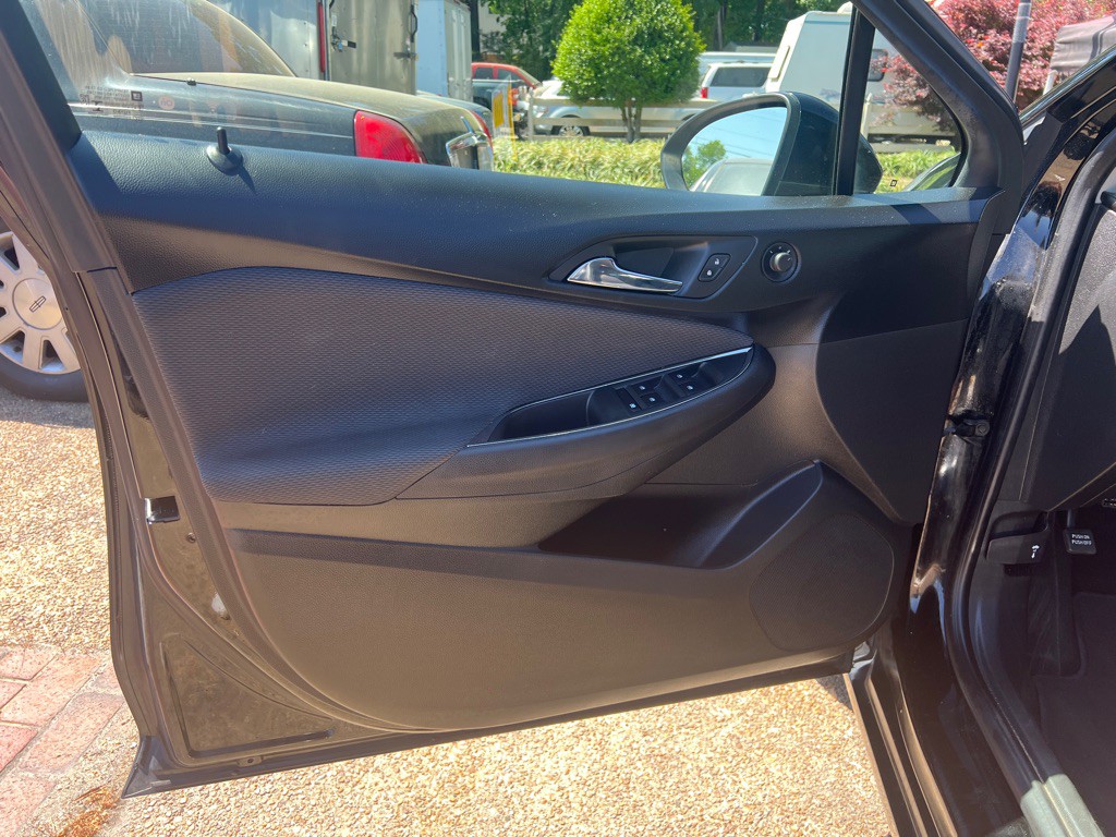 2019 Chevrolet Cruze Image 8