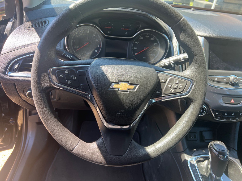 2019 Chevrolet Cruze Image 11