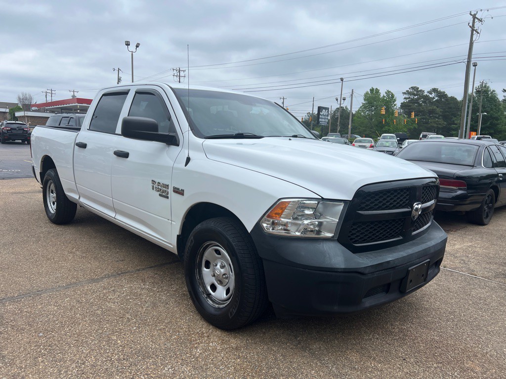 2019 RAM 1500 Image 3