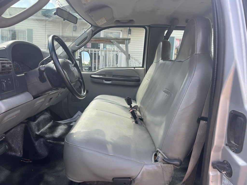 2007 Ford F-350 Image 10