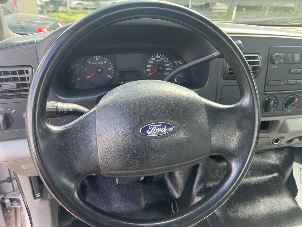 2007 Ford F-350 Image 11