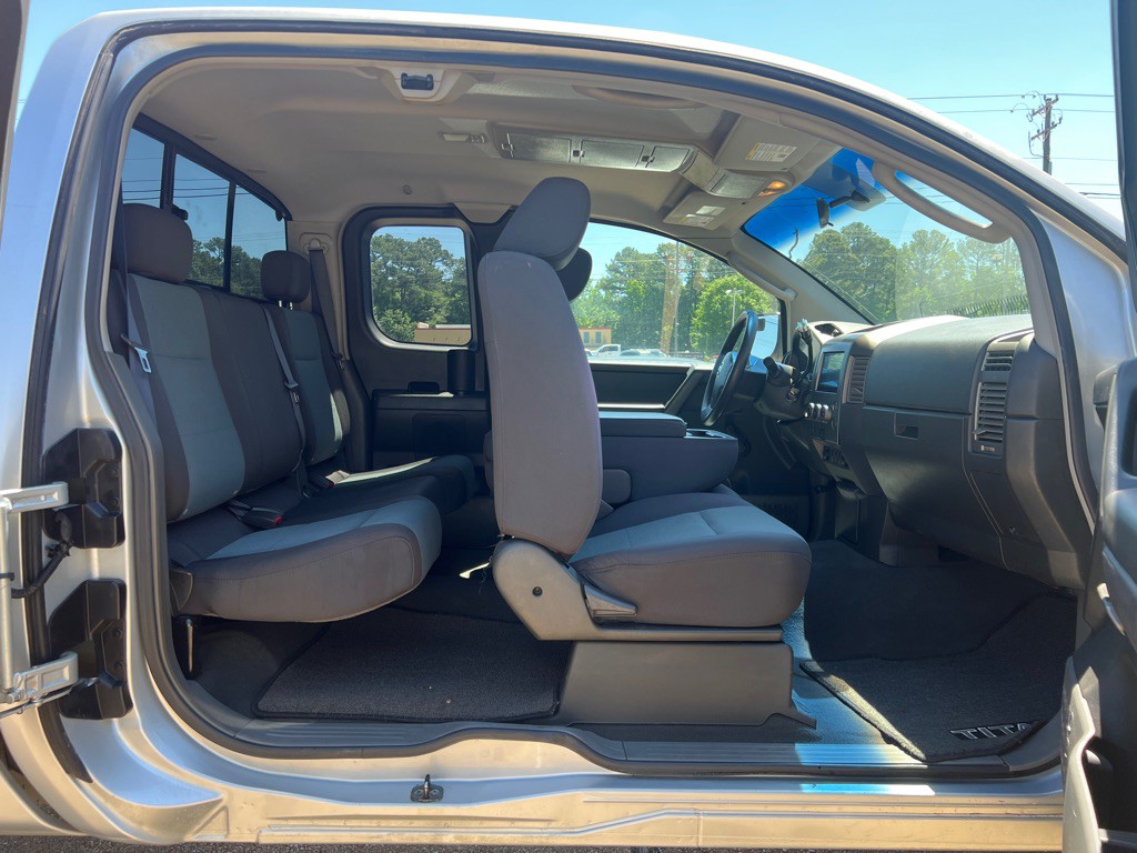 2006 Nissan Titan Image 19