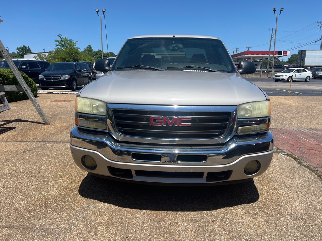 2005 GMC Sierra Image 2
