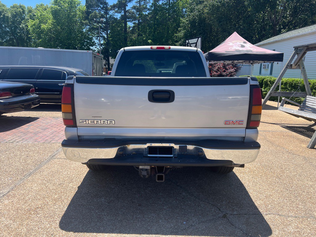 2005 GMC Sierra Image 6