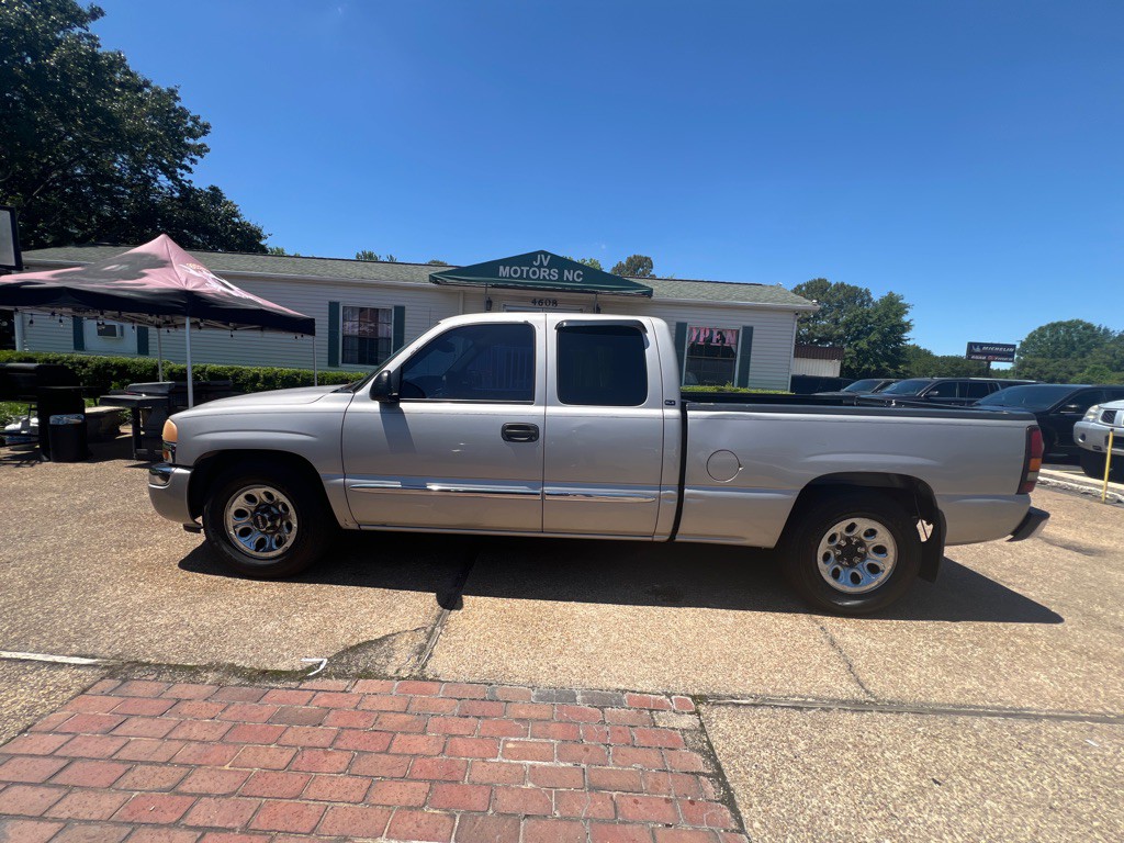 2005 GMC Sierra Image 8