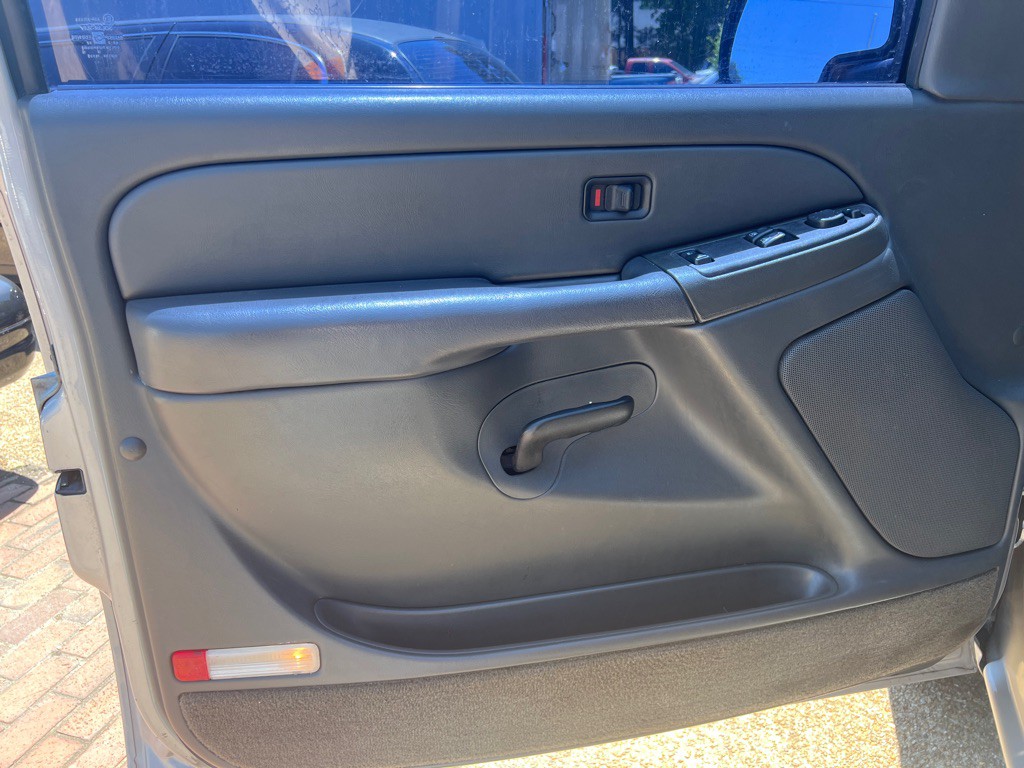 2005 GMC Sierra Image 9