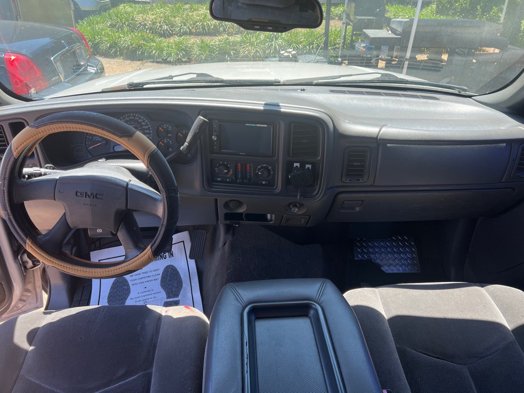 2005 GMC Sierra Image 16