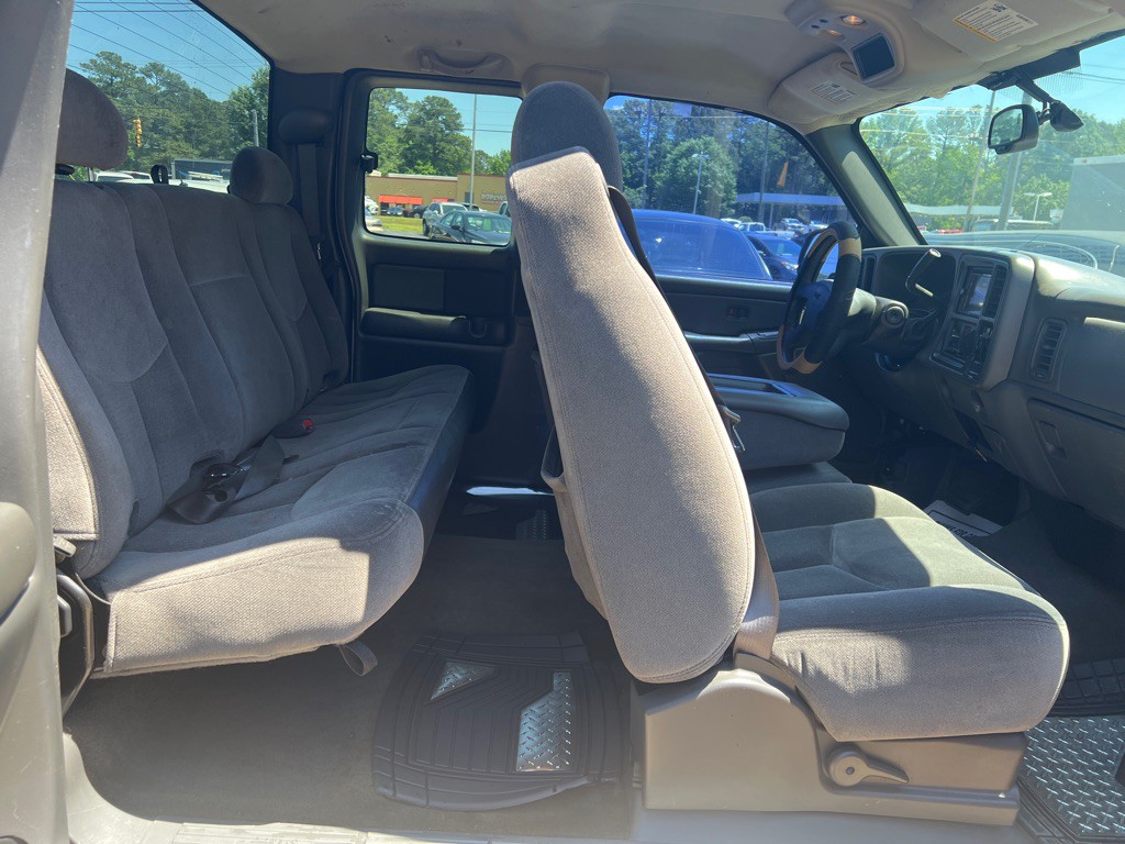 2005 GMC Sierra Image 17