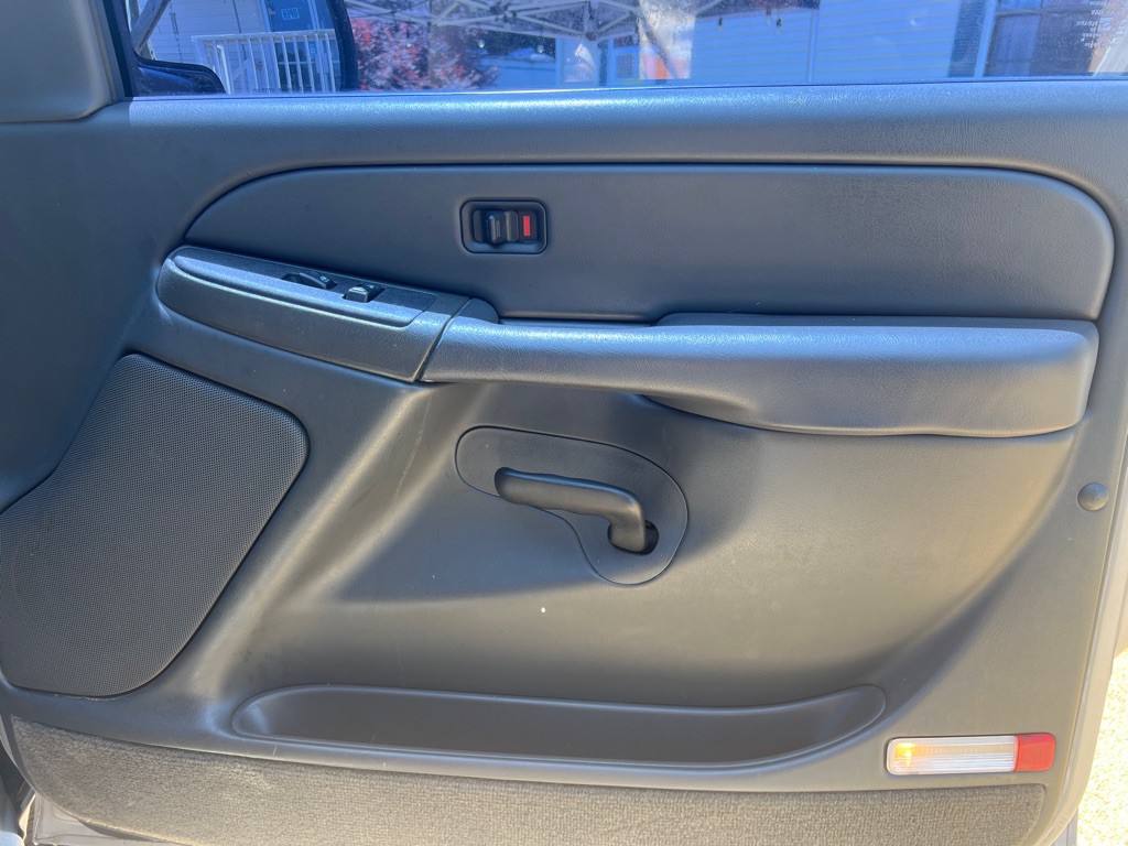 2005 GMC Sierra Image 18