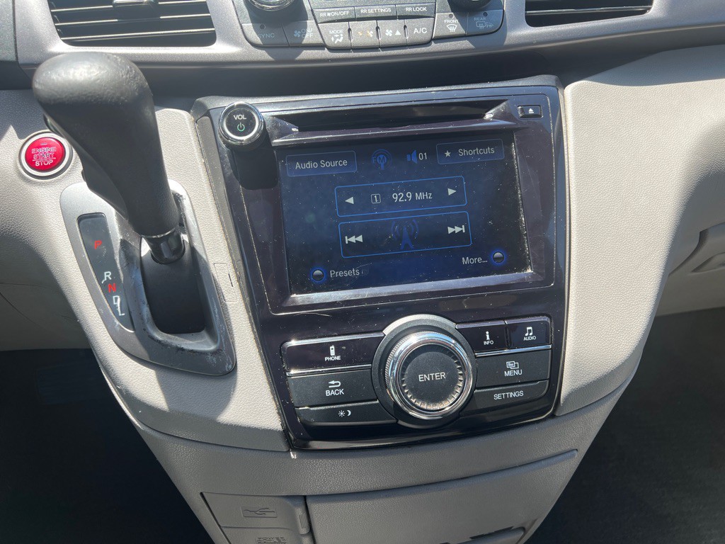 2015 Honda Odyssey Image 16