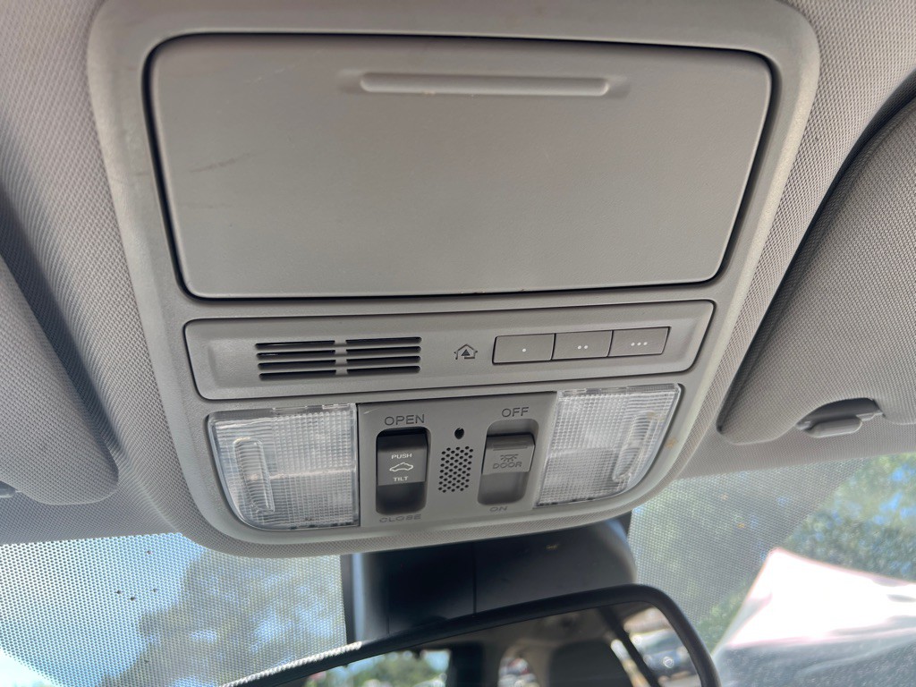 2015 Honda Odyssey Image 18