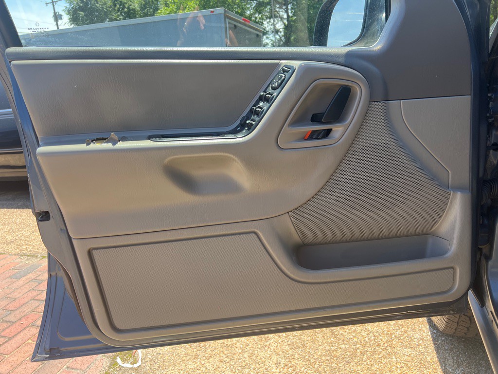 2004 Jeep Grand Cherokee Image 11