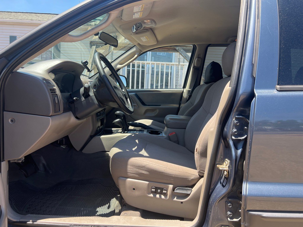 2004 Jeep Grand Cherokee Image 12