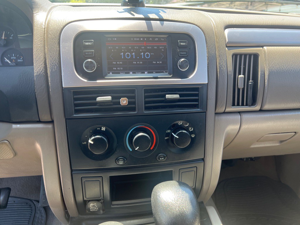 2004 Jeep Grand Cherokee Image 14