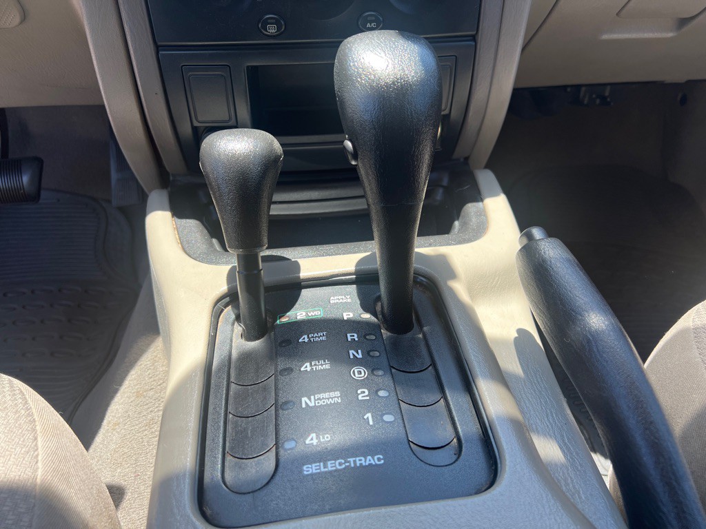 2004 Jeep Grand Cherokee Image 15
