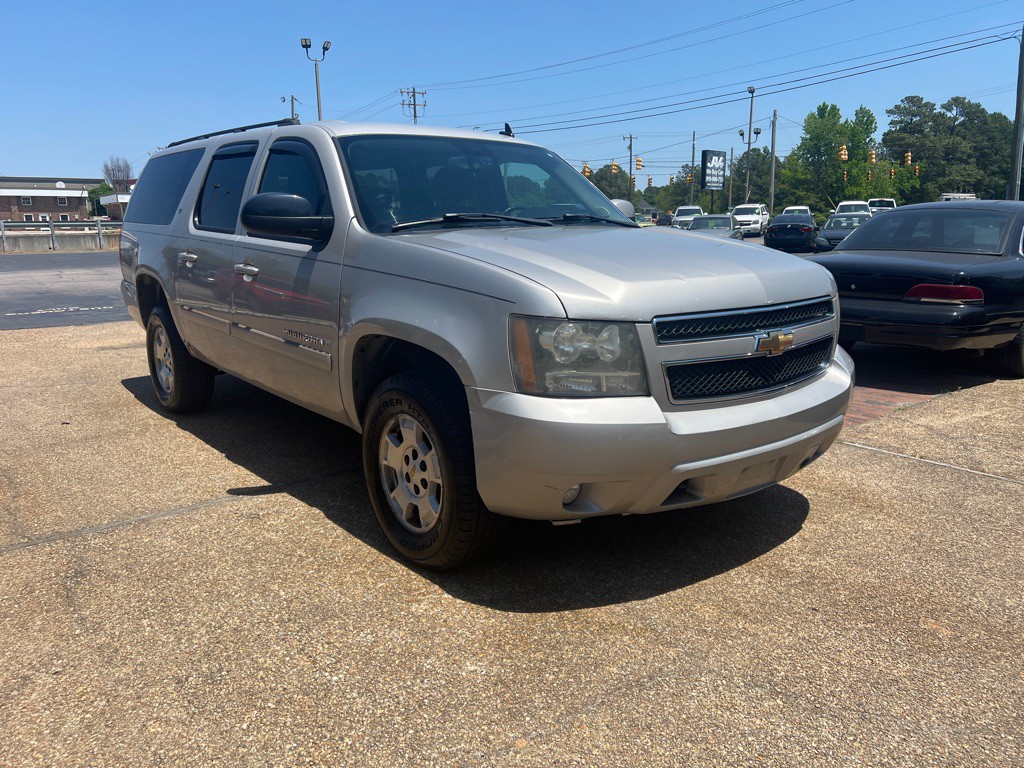 2007 Chevrolet Suburban Image 3