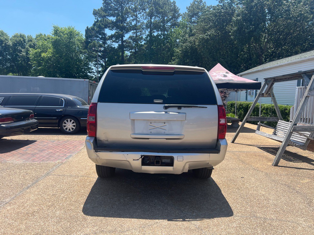 2007 Chevrolet Suburban Image 6