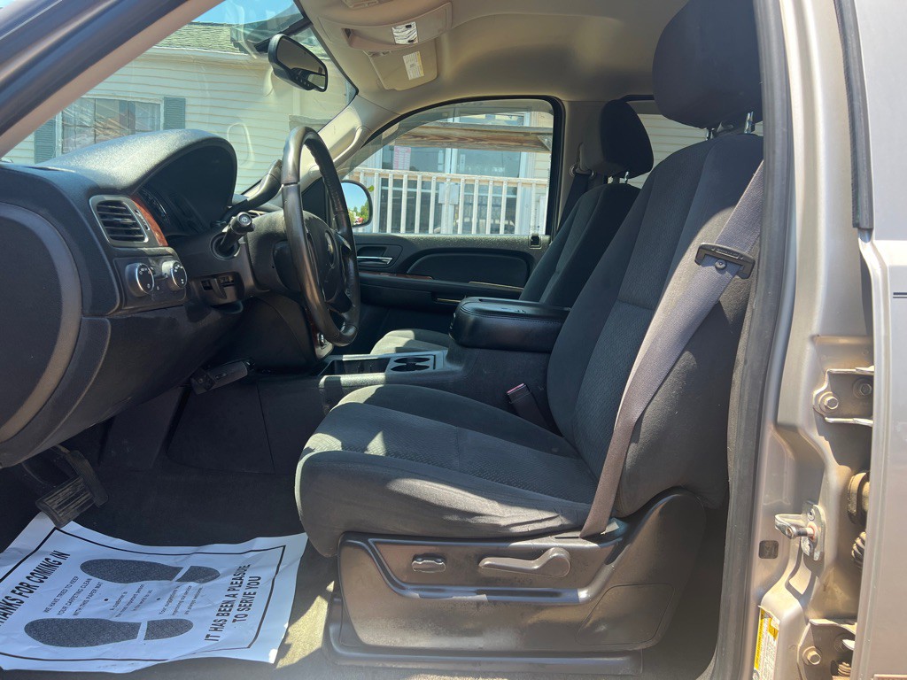 2007 Chevrolet Suburban Image 10