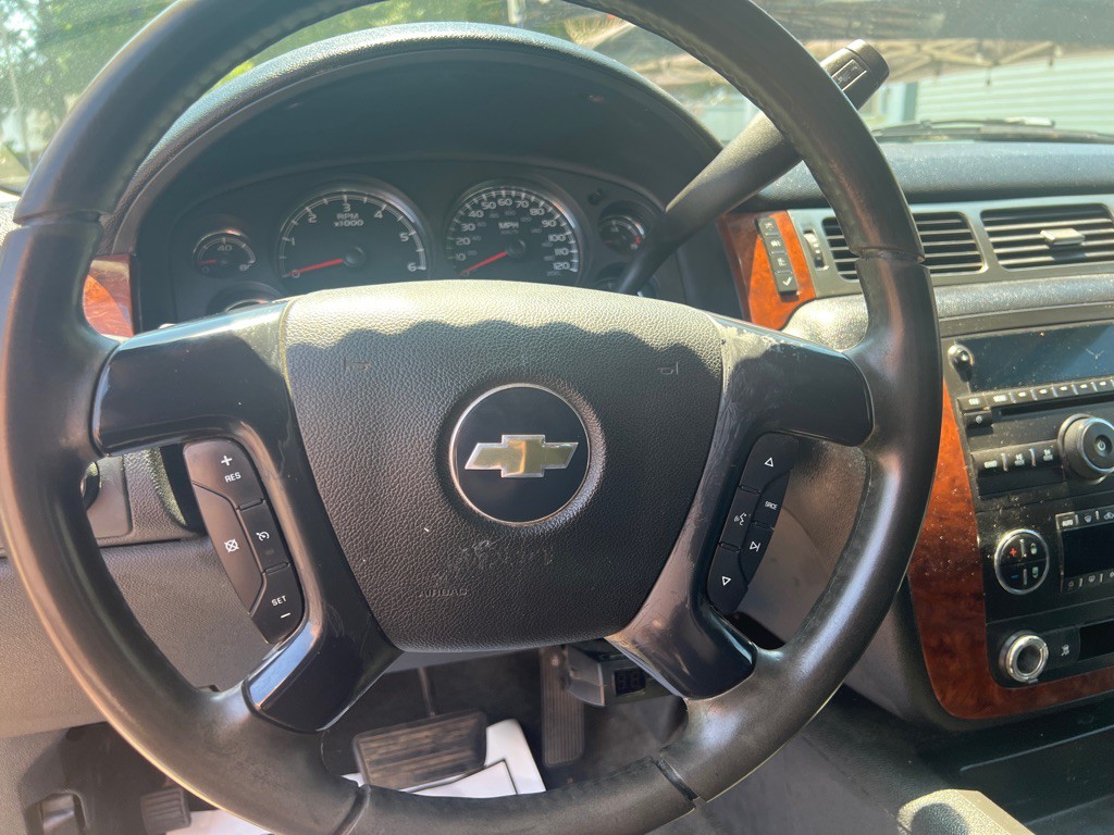 2007 Chevrolet Suburban Image 12