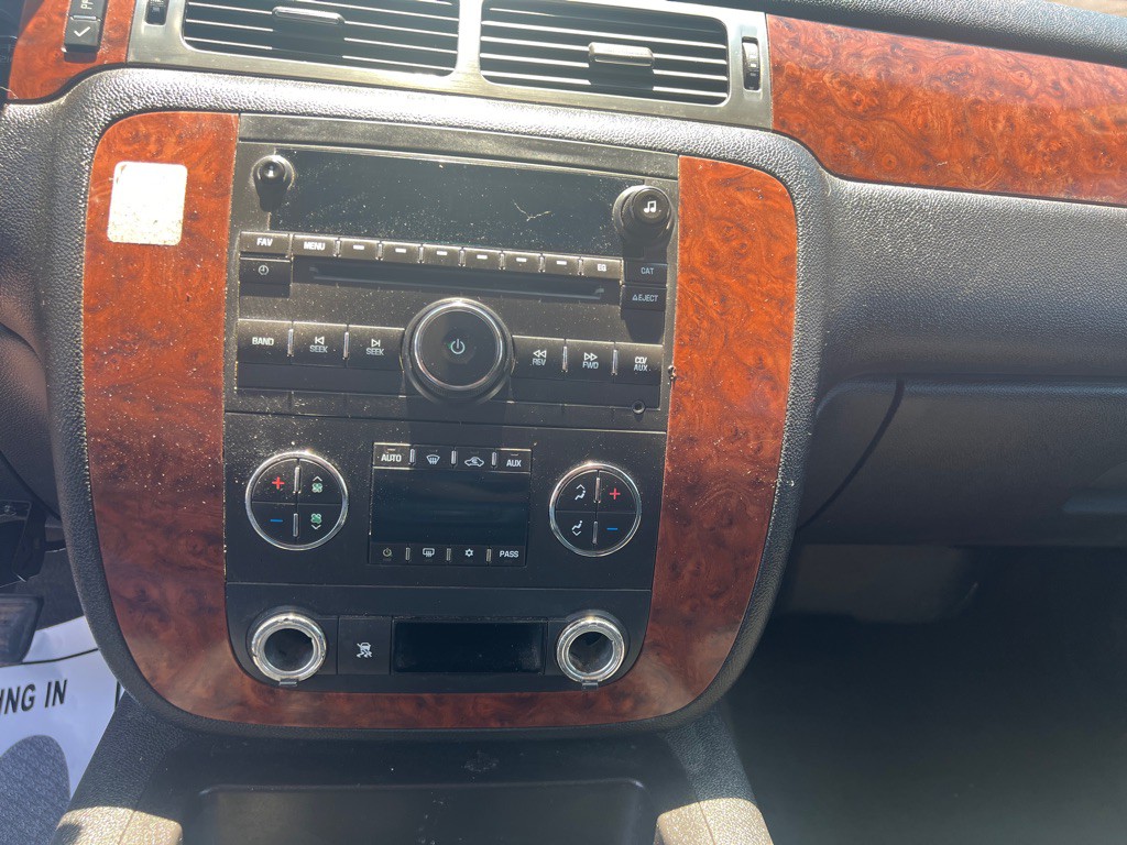2007 Chevrolet Suburban Image 14