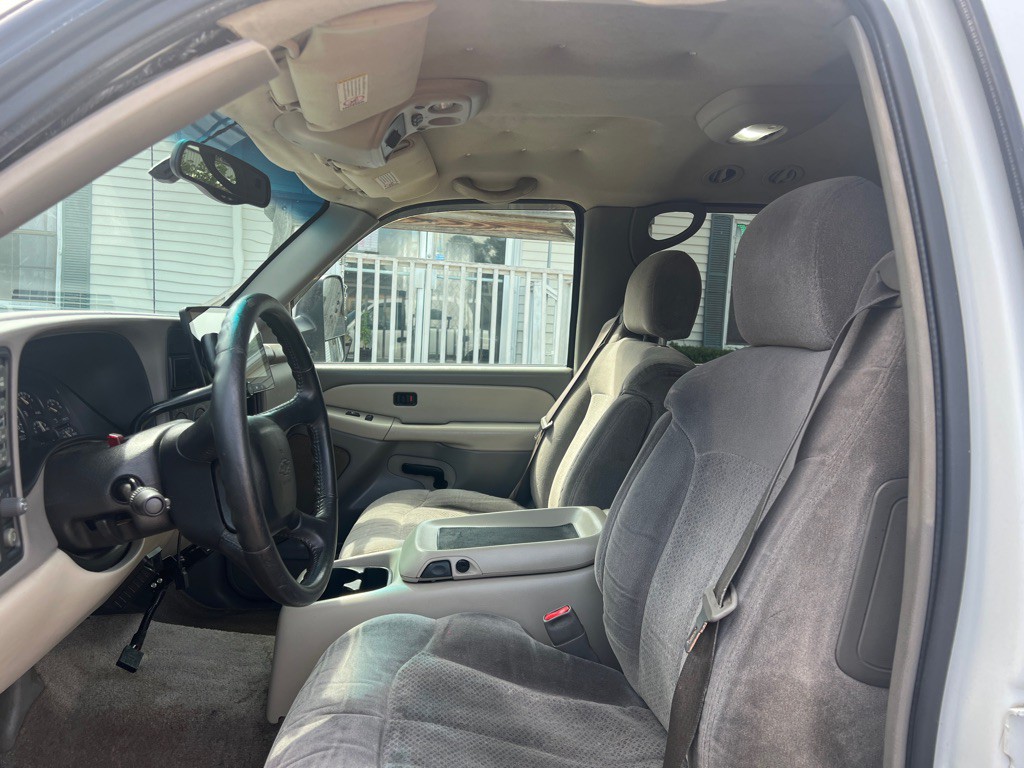 2000 Chevrolet Tahoe Image 10