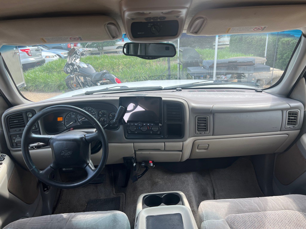 2000 Chevrolet Tahoe Image 16