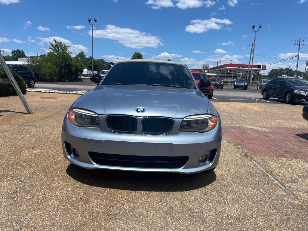 2012 BMW 1 Series Image 2